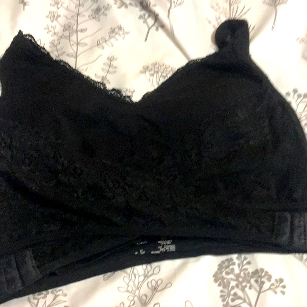 Black cross front sports bra